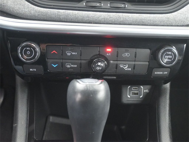 2024 Jeep Compass Latitude photo 3