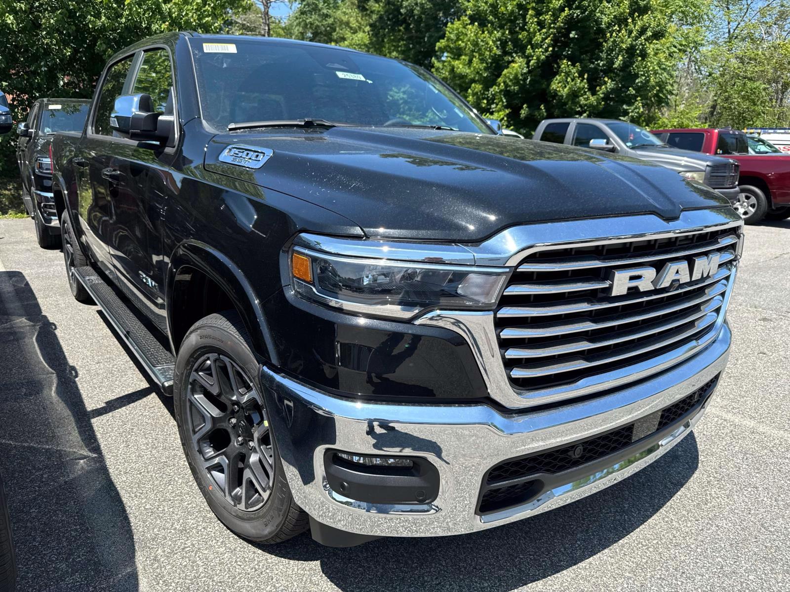 2025 Ram 1500 Laramie photo 3