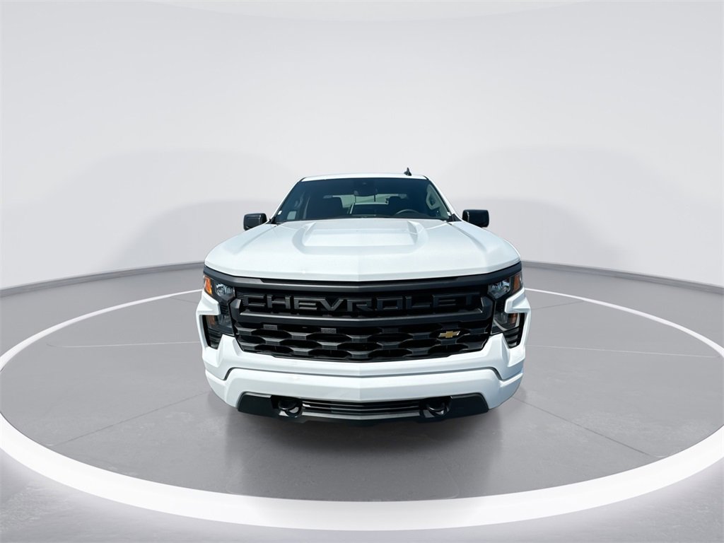 2025 Chevrolet Silverado 1500 Custom photo 3