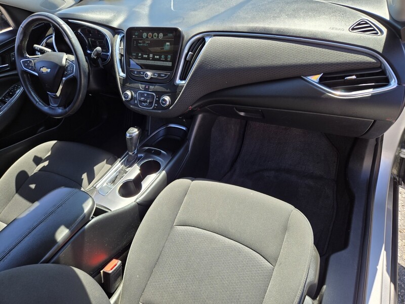 2018 Chevrolet Malibu 1LT photo 12