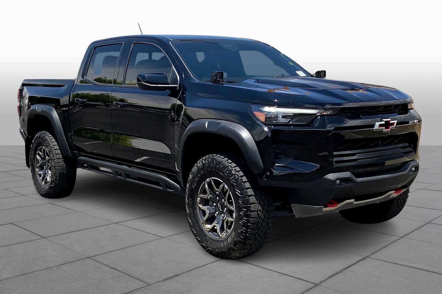 2024 Chevrolet Colorado ZR2 photo 2
