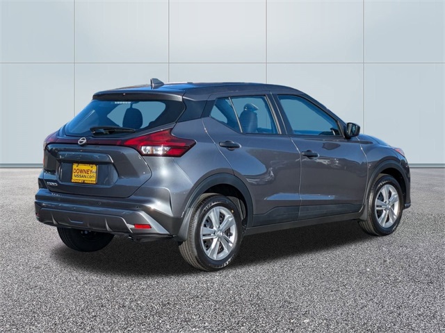 2025 Nissan Kicks Play S photo 4