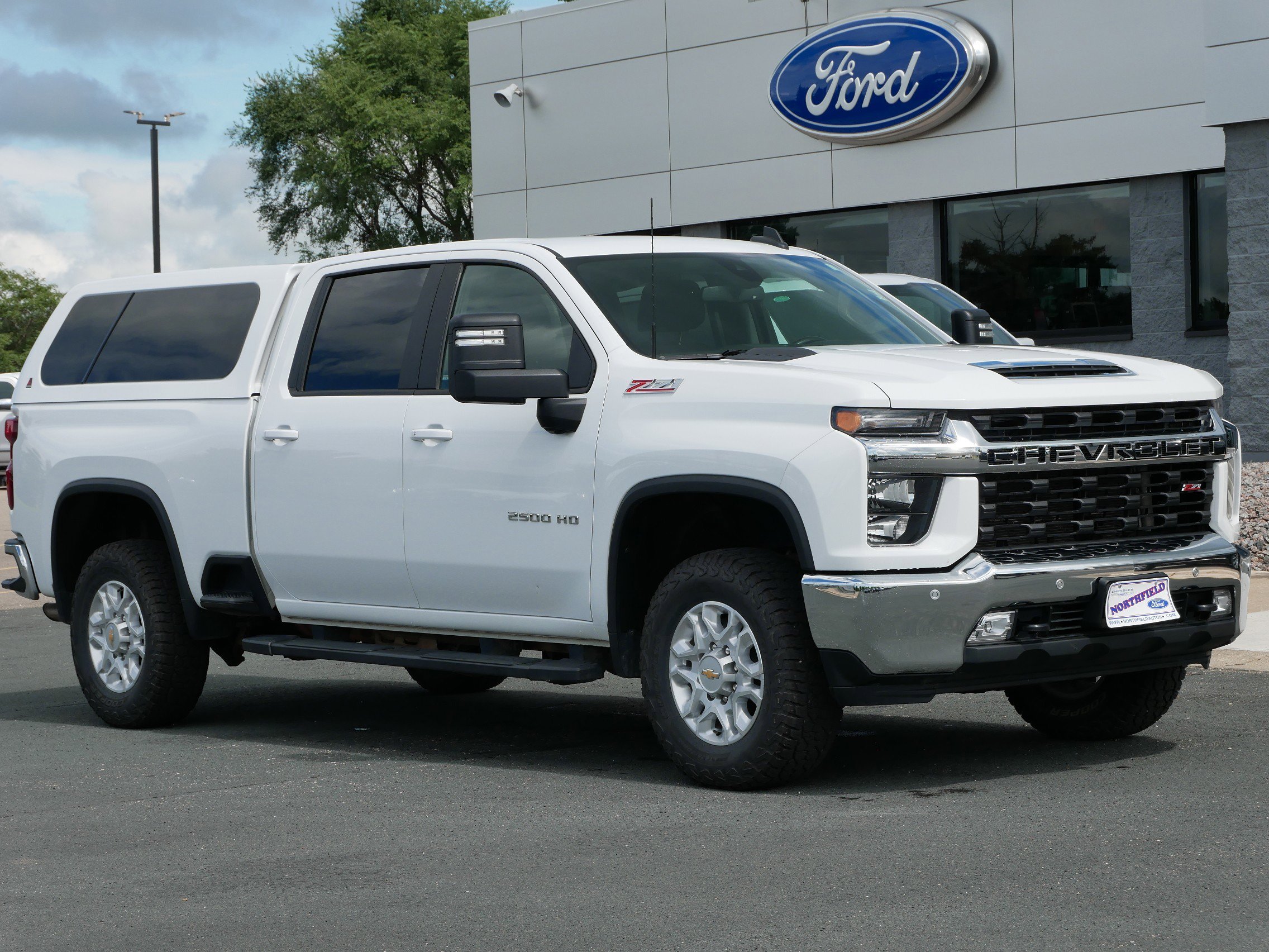Used 2021 Chevrolet Silverado 2500HD LT with VIN 1GC1YNE73MF243126 for sale in Northfield, Minnesota