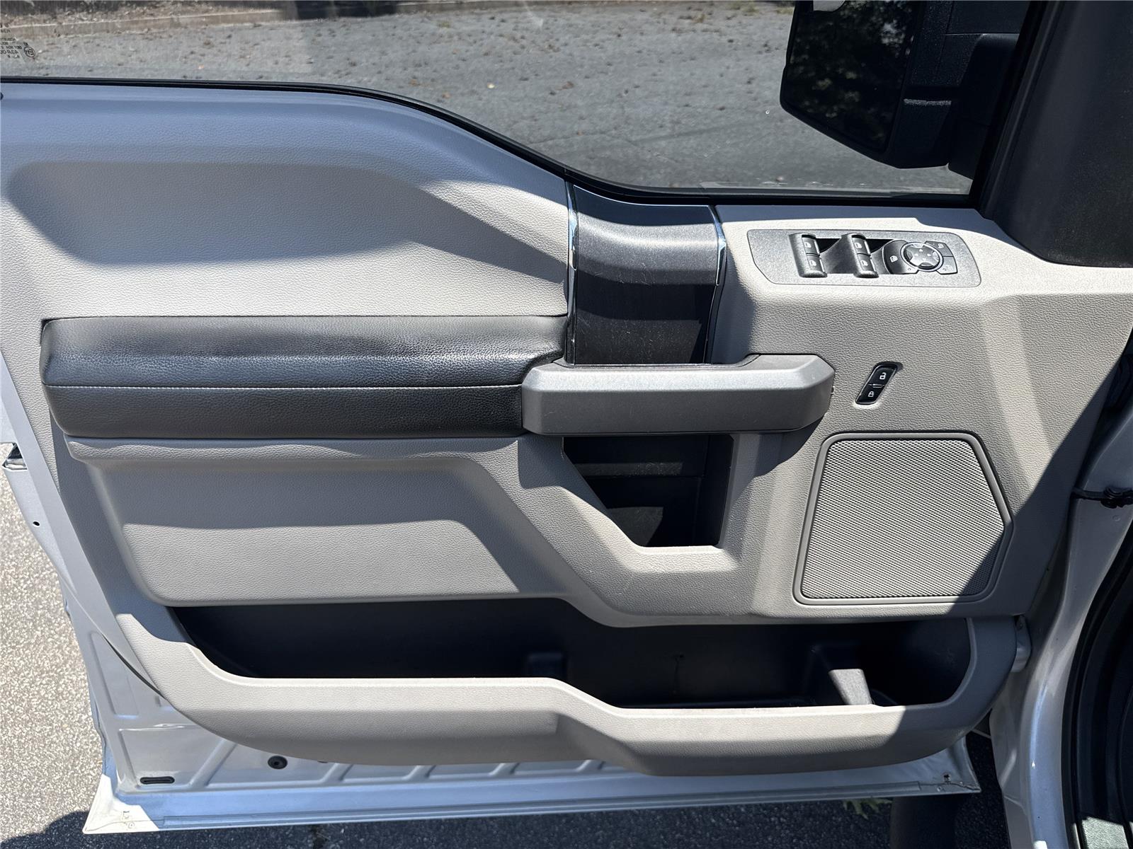 2016 Ford F-150 XLT photo 15