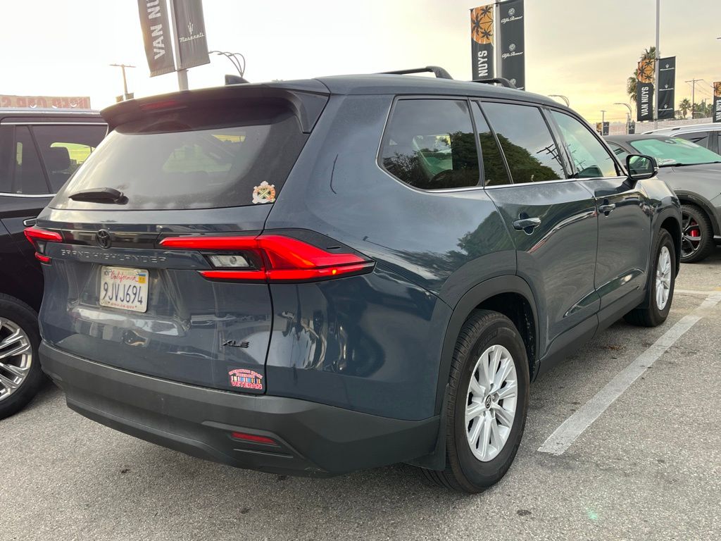 2024 Toyota Grand Highlander XLE photo 3