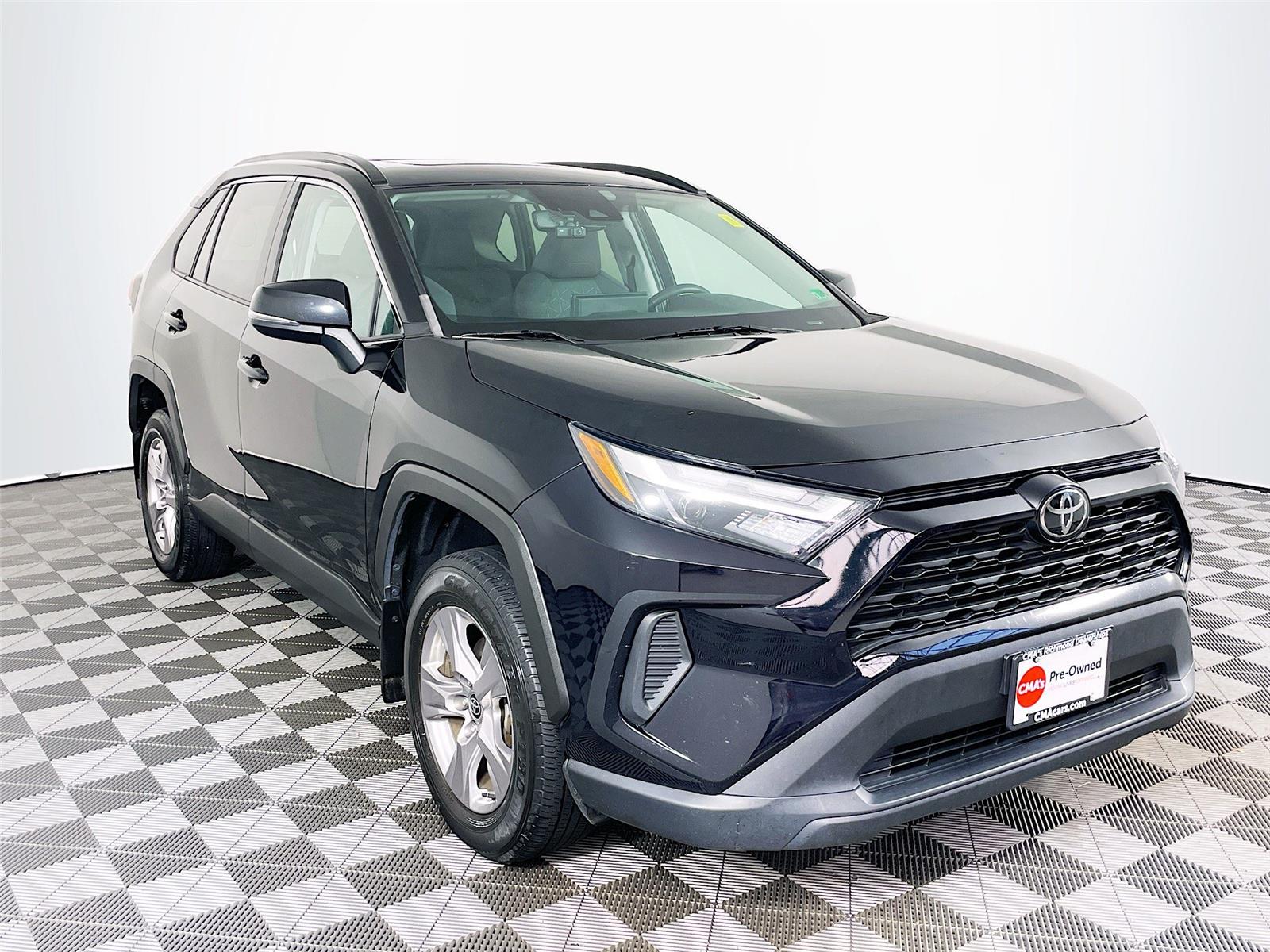 2023 Toyota RAV4 XLE's photo