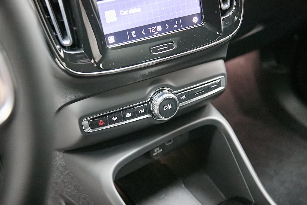 2023 VOLVO C40 - Image 14