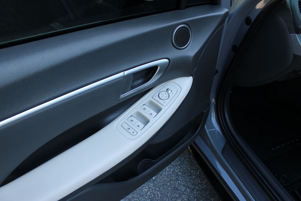 2024 Hyundai Sonata SEL photo 24