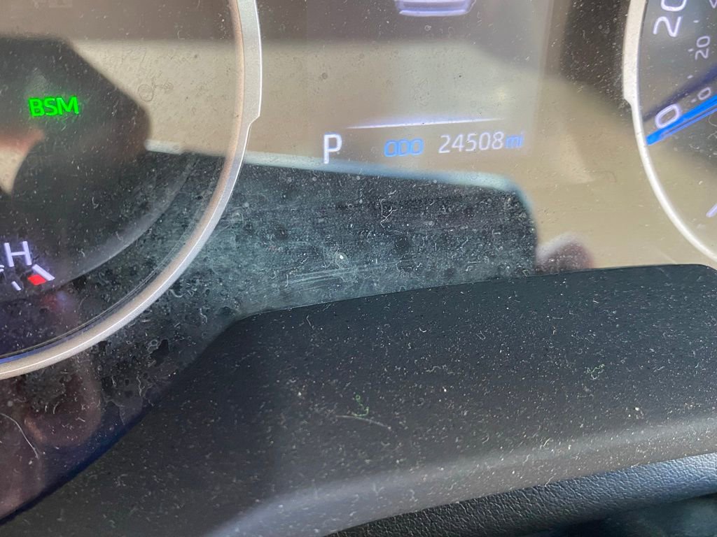 2022 Toyota RAV4 Hybrid XLE photo 4