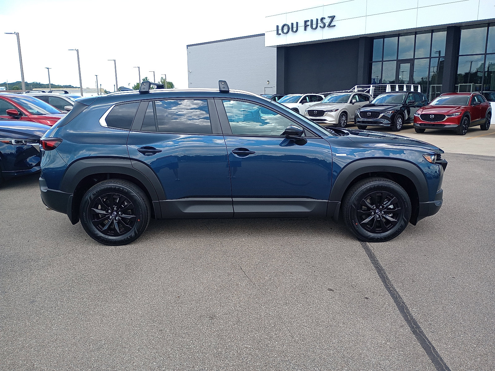 2025 Mazda CX-50 Preferred photo 2
