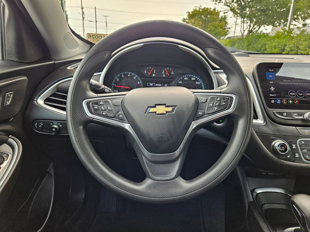 2023 Chevrolet Malibu 1LT photo 14