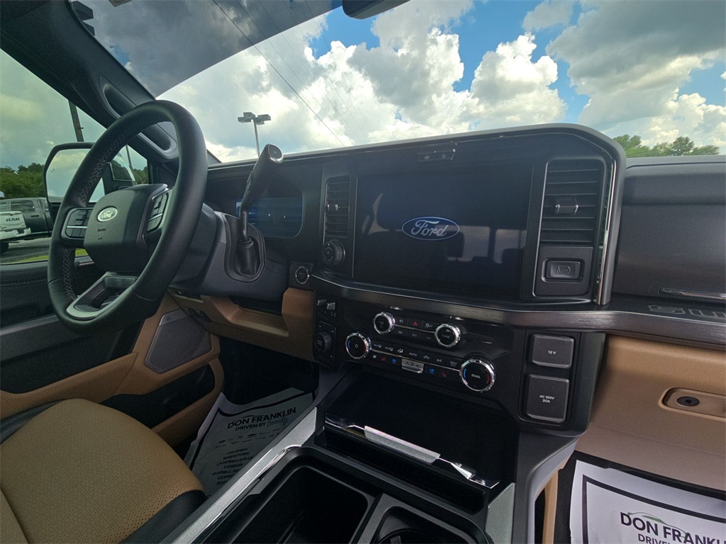 2025 Ford F-350 Lariat photo 11