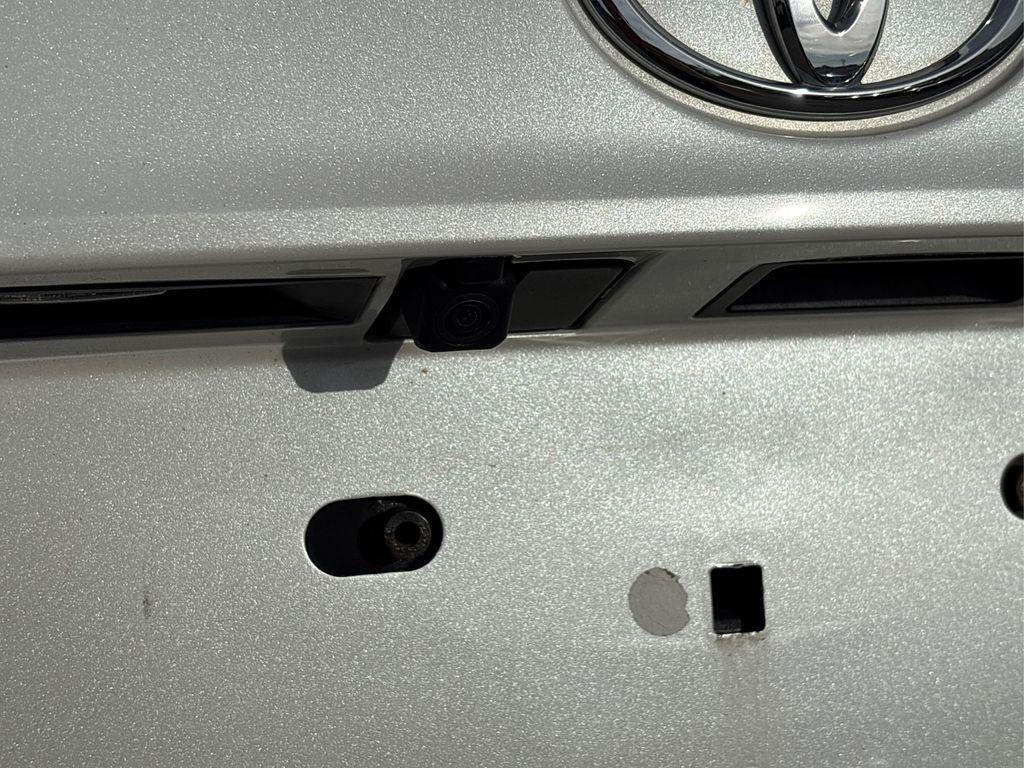 2023 Toyota Highlander L photo 16