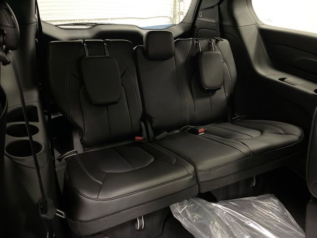 2025 Chrysler Pacifica photo 31