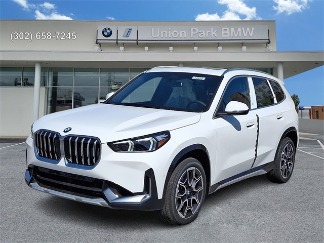 2025 BMW X1 28i's photo