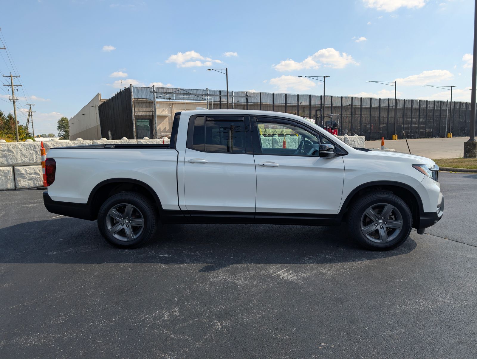 2022 Honda Ridgeline Black Edition photo 5
