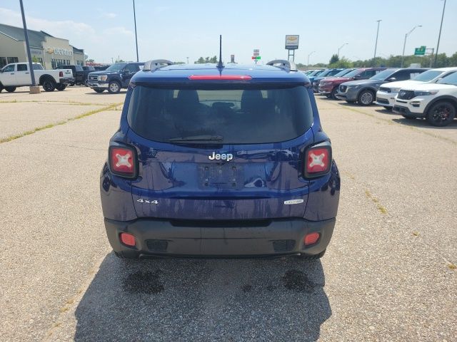 2016 Jeep Renegade Latitude photo 4