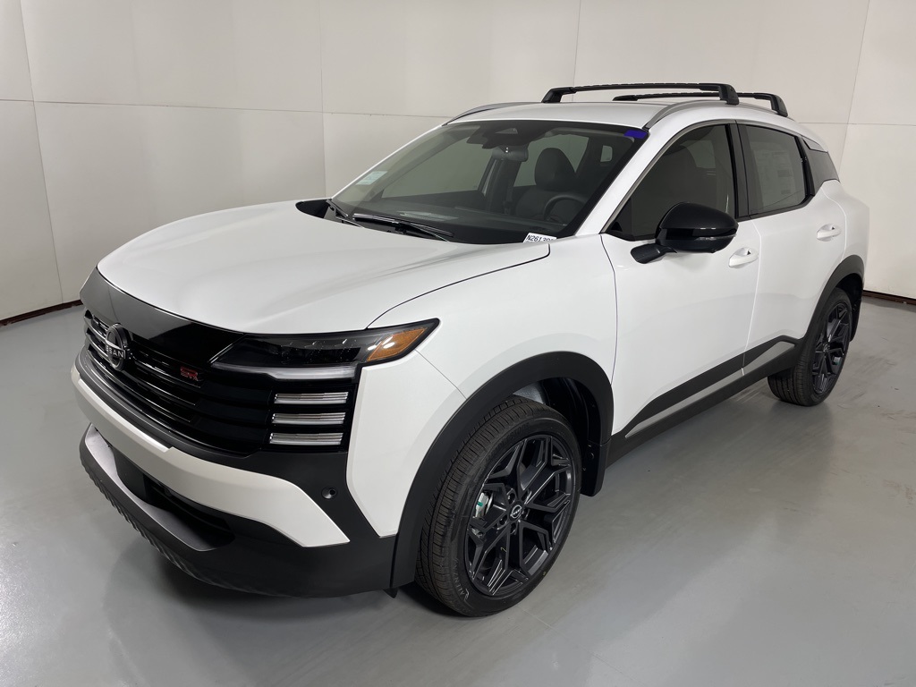 2026 Nissan Kicks SR photo 4