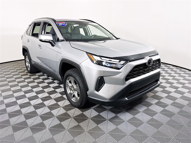 2022 Toyota RAV4 XLE's photo