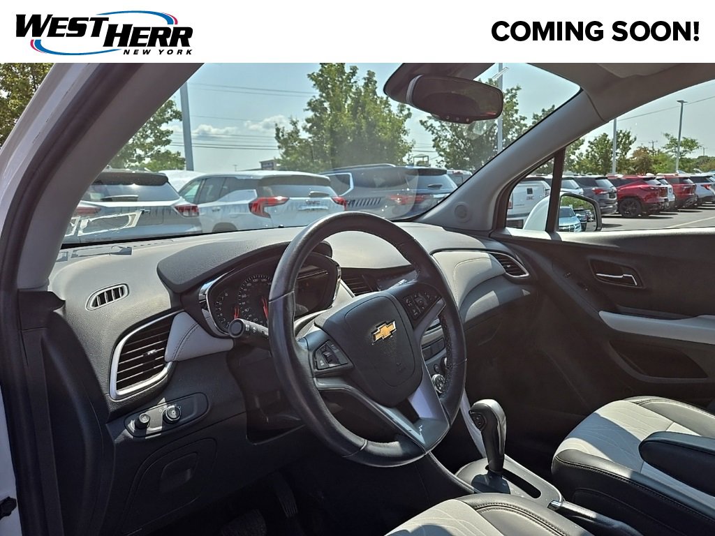2022 Chevrolet Trax LT photo 2