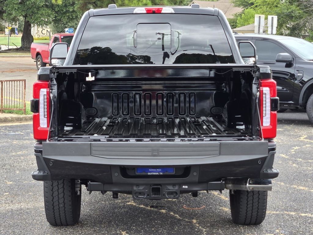 2025 Ford F-250 Platinum photo 9