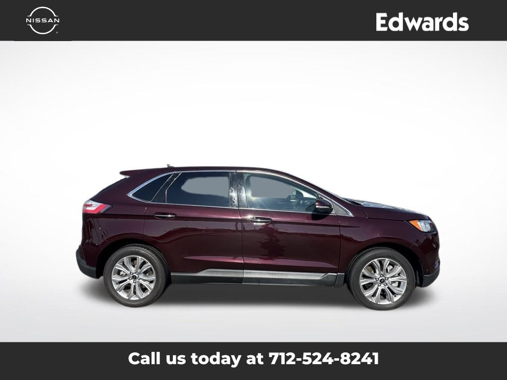 2024 Ford Edge Titanium photo 2