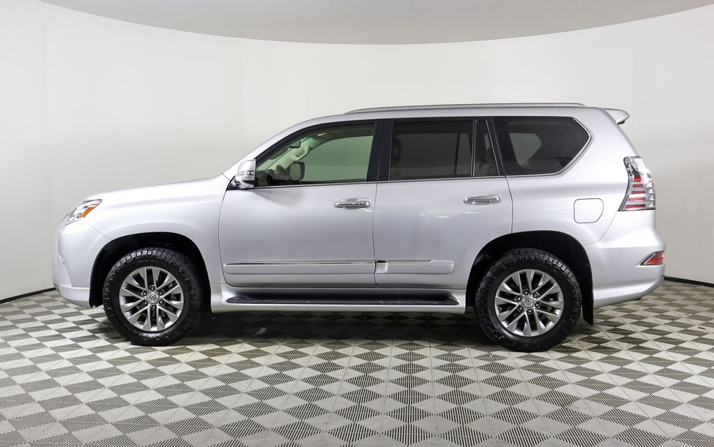 2016 Lexus GX 460 Luxury photo 3