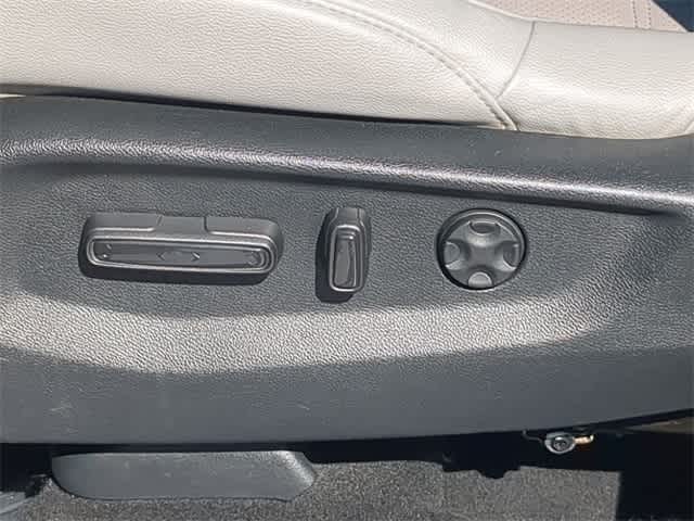 2018 Honda CR-V Touring photo 9