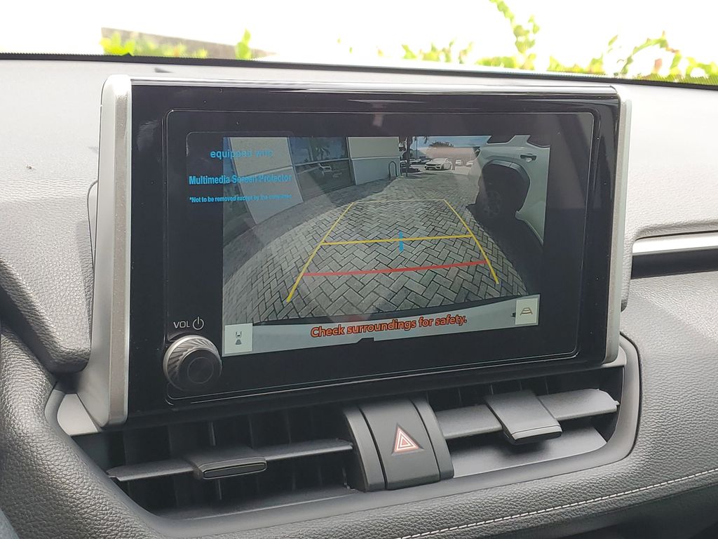 2025 Toyota RAV4 LE photo 21
