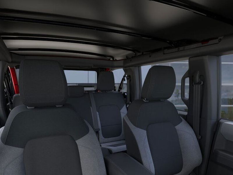 2025 Ford Bronco Base photo 10