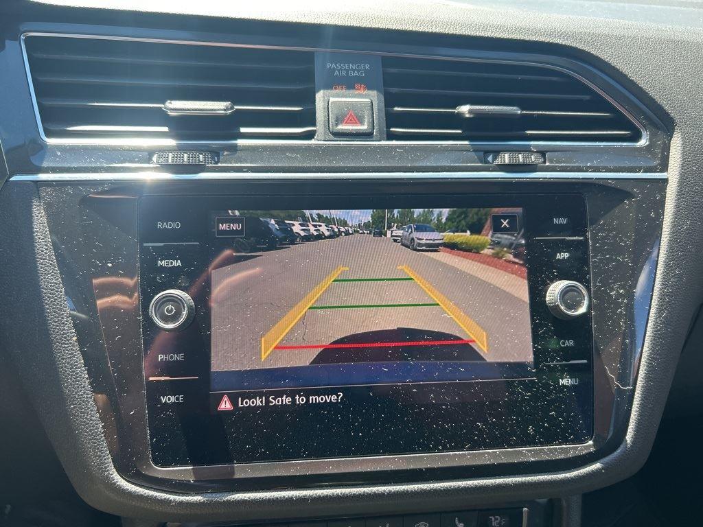 2018 Volkswagen Tiguan SEL photo 16