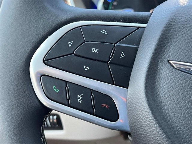 2022 Chrysler Pacifica Hybrid Limited photo 24