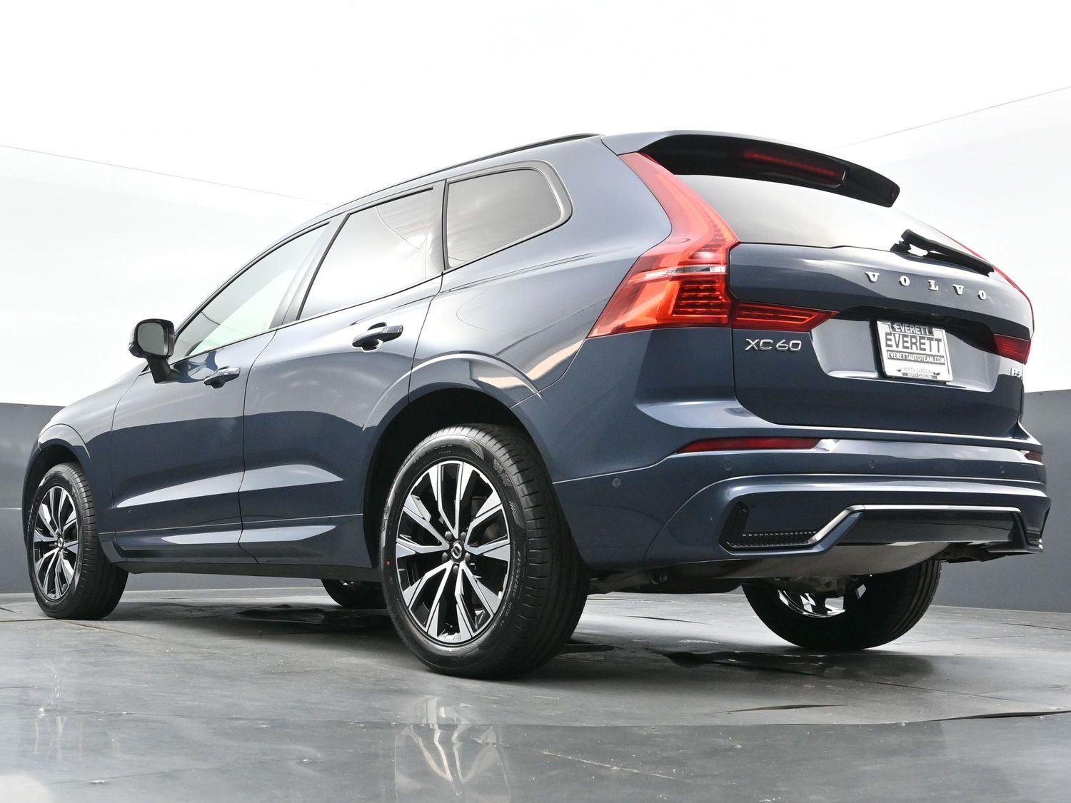 2024 Volvo XC60 Plus photo 43