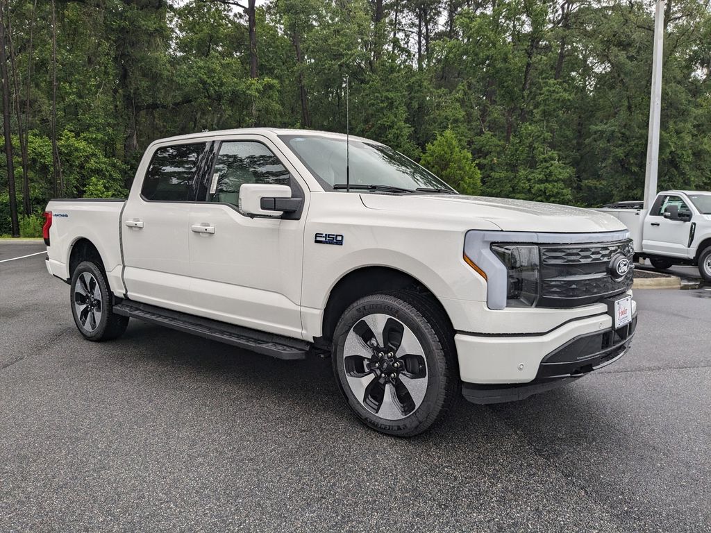 2025 Ford F-150 Lightning Platinum photo 2
