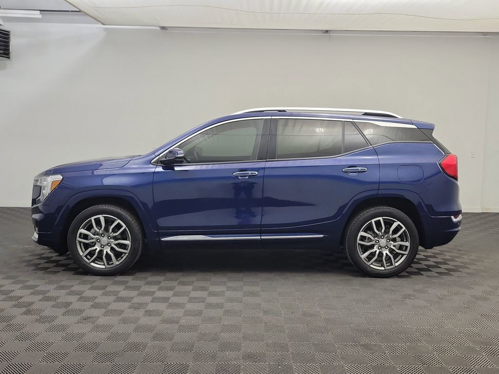 2022 Gmc Terrain Denali photo 2