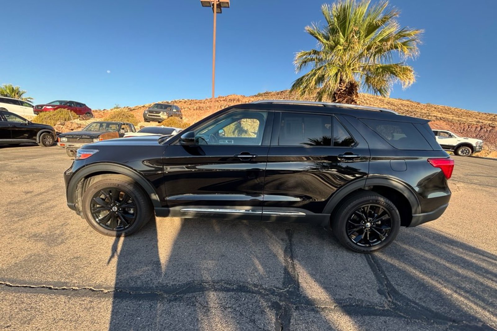 2022 Ford Explorer Limited photo 2
