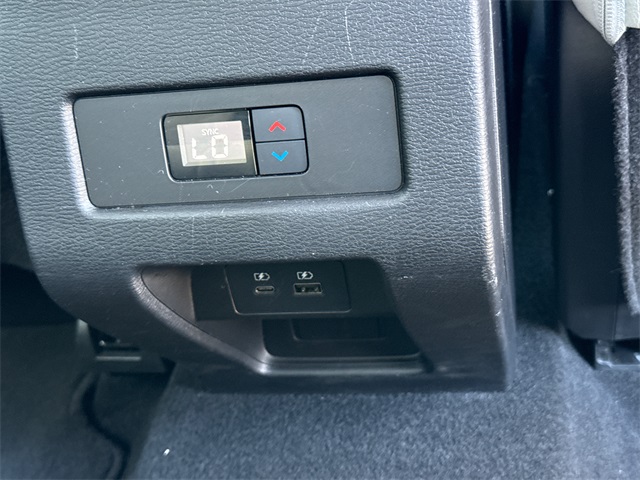 2022 Mitsubishi Outlander SEL photo 21