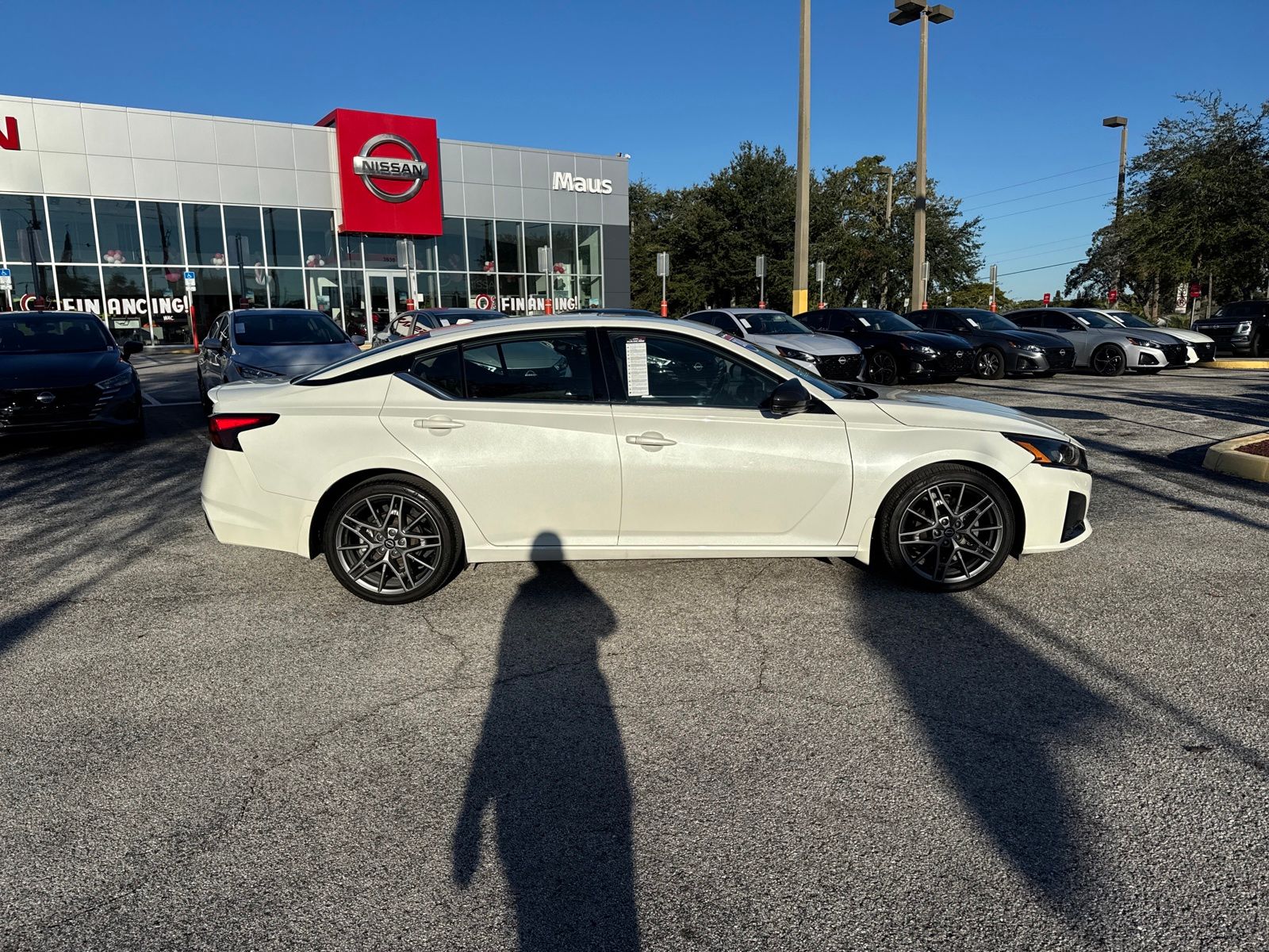 2024 Nissan Altima SR photo 4