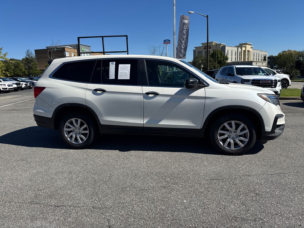 2019 Honda Pilot LX photo 2