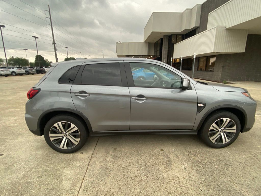 2024 Mitsubishi Outlander Sport ES photo 10