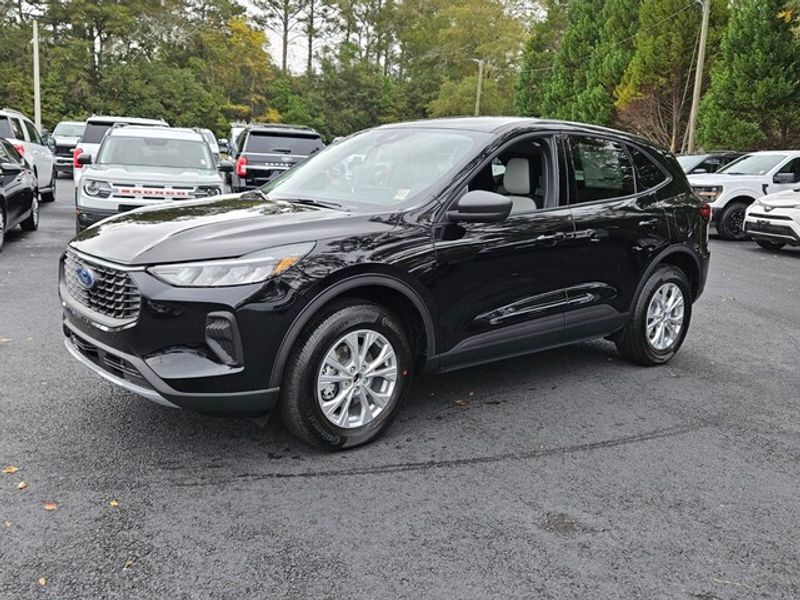 2025 Ford Escape Active photo 3