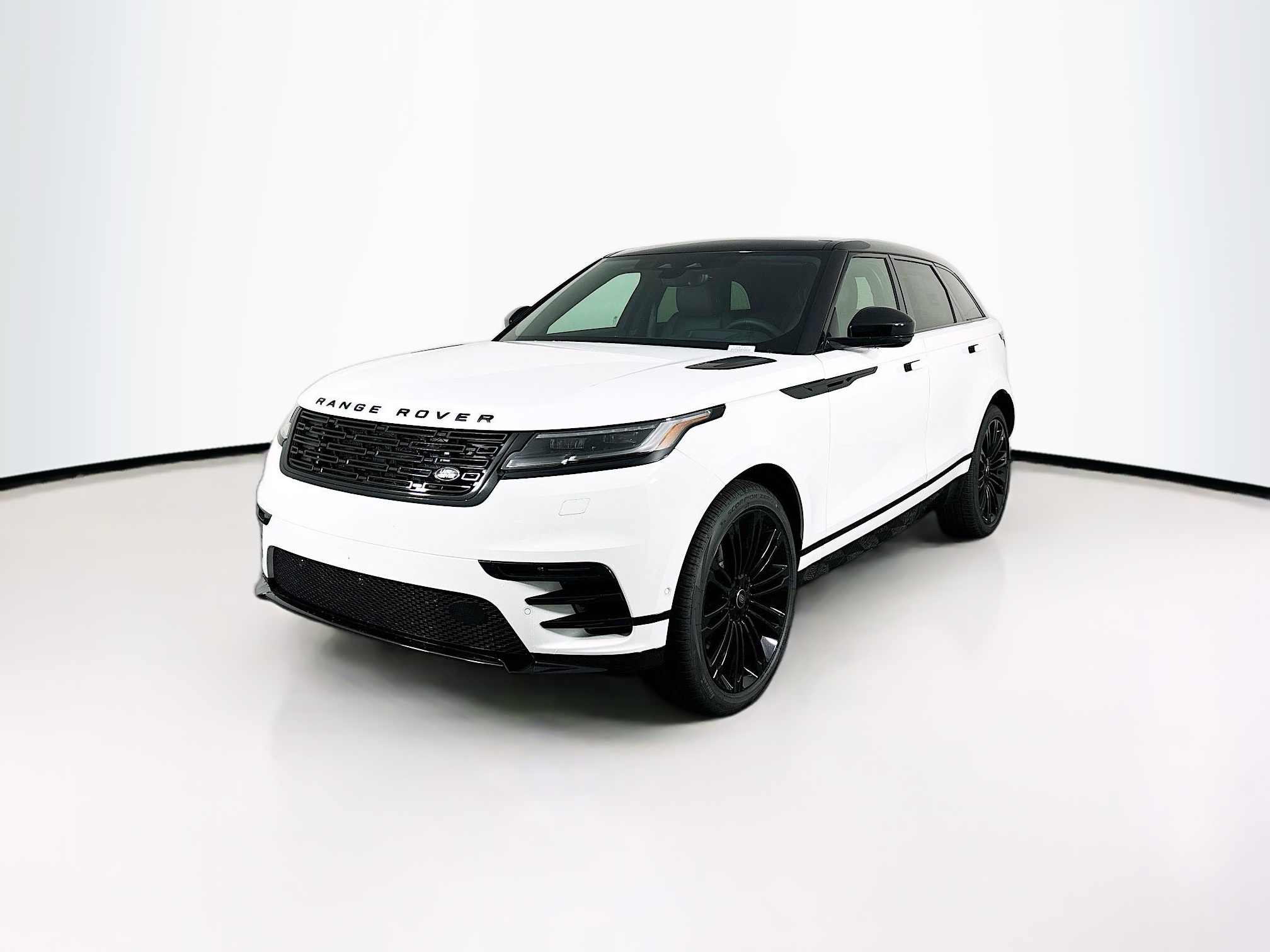 2026 Land Rover Range Rover Velar Dynamic SE's photo