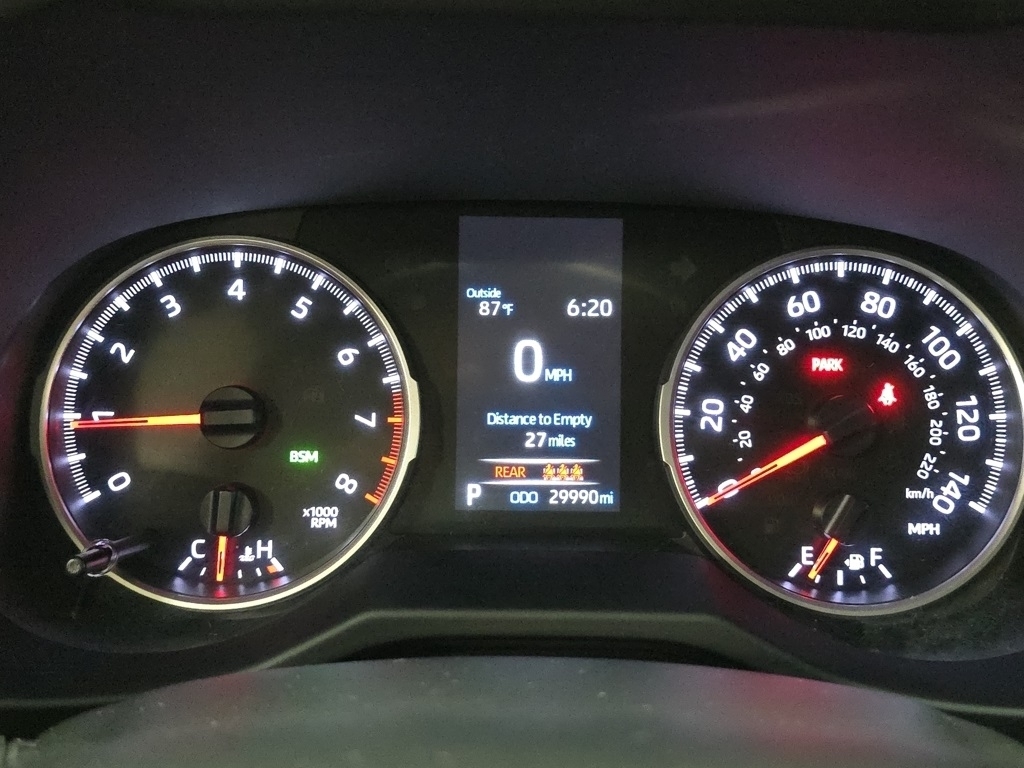 2022 Toyota RAV4 LE photo 25