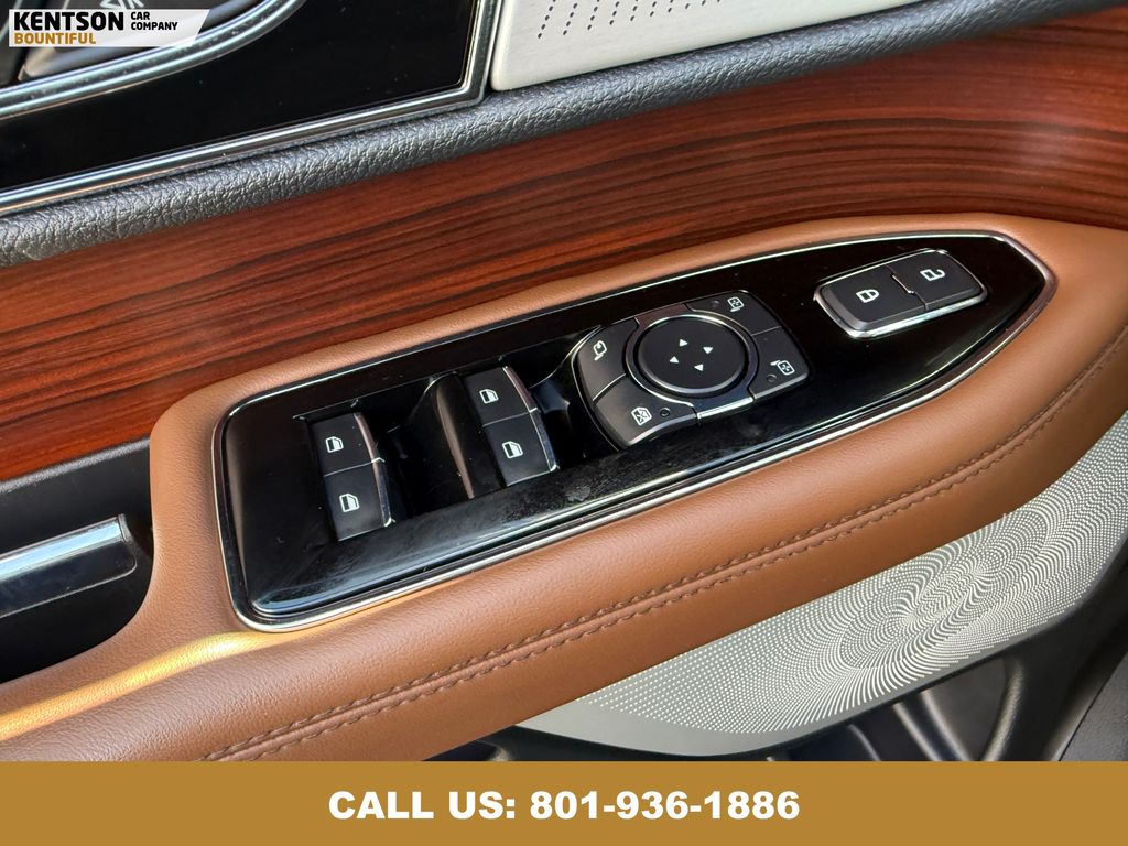 2022 Lincoln Navigator L Reserve photo 21