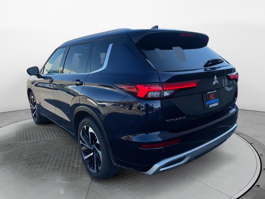 2022 Mitsubishi Outlander SEL photo 3