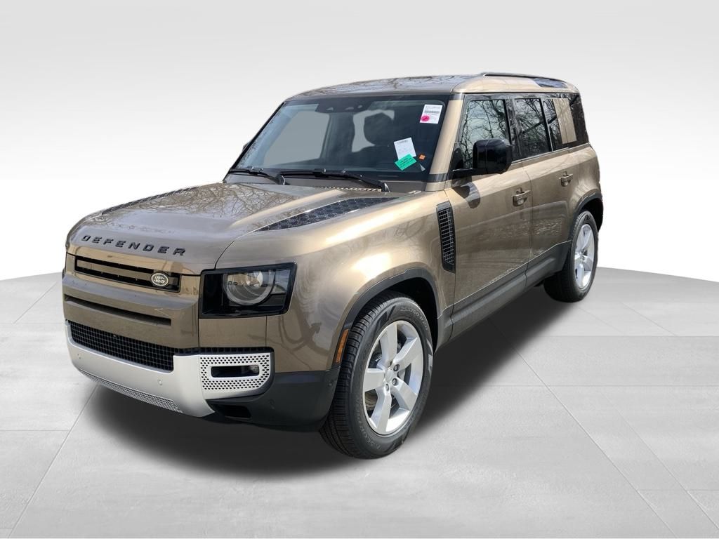 2025 Land Rover Defender S's photo