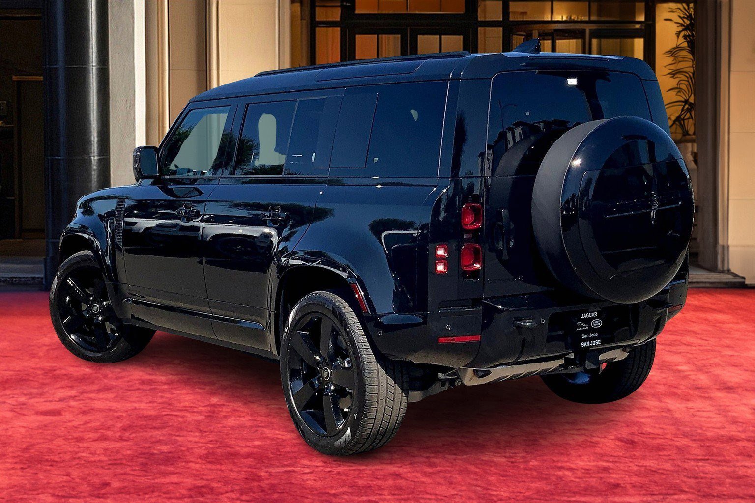 2025 Land Rover Defender 110 X-Dynamic SE photo 3