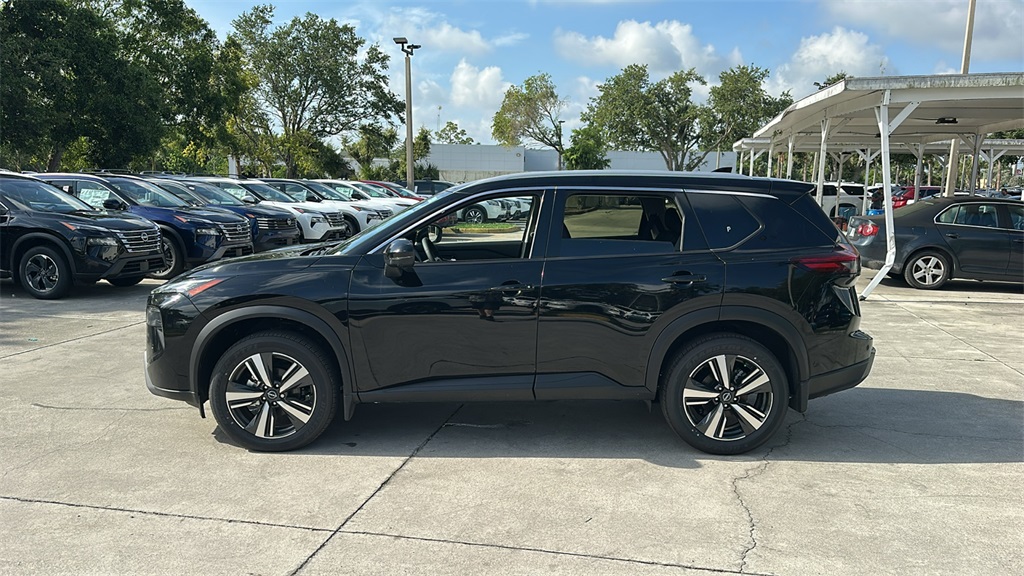 2025 Nissan Rogue SL photo 4