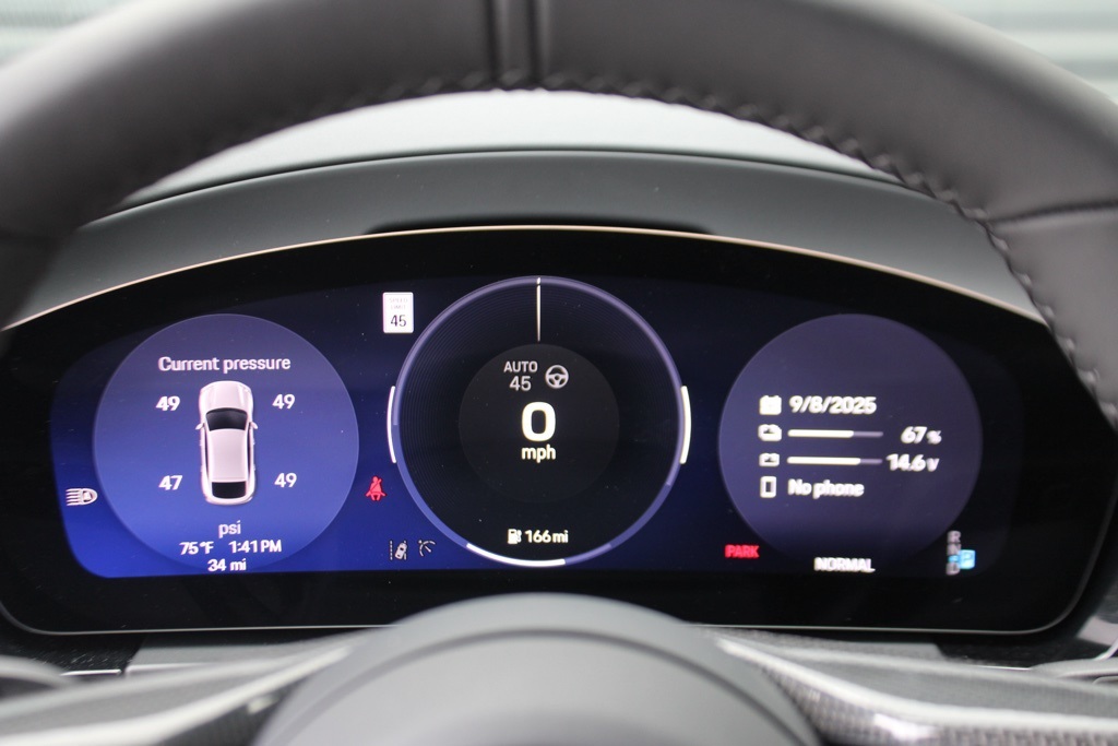 2025 Porsche Macan Electric Turbo photo 21