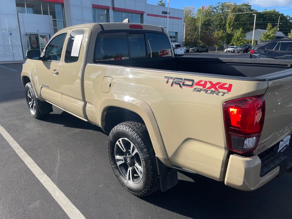 2019 Toyota Tacoma TRD Sport photo 8